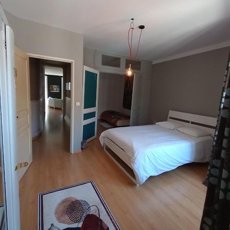 Tulle : Bel Appartement Lumineux En Centre Ville Екстериор снимка