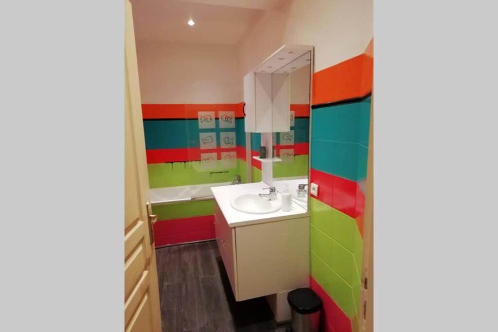 Tulle : Bel Appartement Lumineux En Centre Ville Екстериор снимка